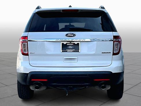Used 2014 Ford Explorer XLT w/ Equipment Group 202A image 4