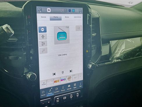 New 2025 RAM 2500 Limited w/ Towing Technology Group image 13