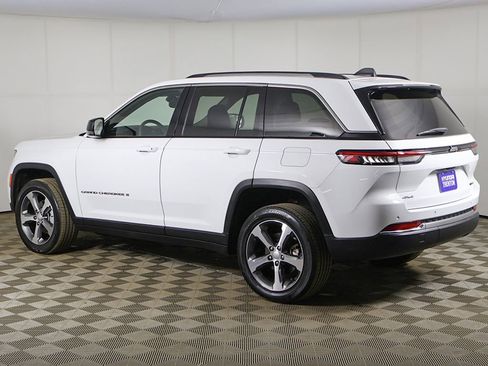 Used 2023 Jeep Grand Cherokee Limited image 10