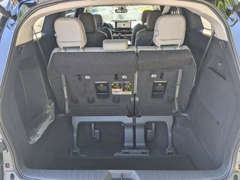 Used 2025 Toyota Sienna XLE image 16