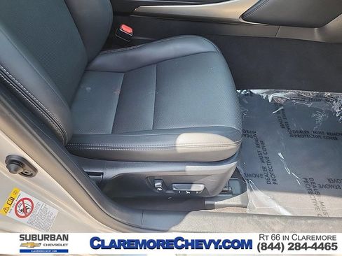 Used 2017 Lexus IS 200t RWD image 28