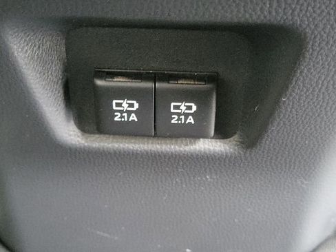 Used 2019 Toyota RAV4 XLE w/ Carpet Mat Package FWD image 26