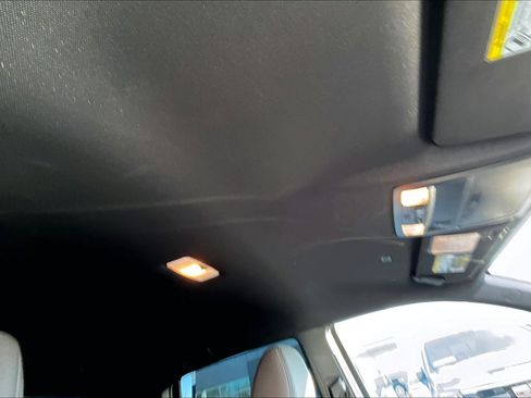 Used 2019 Toyota Tacoma TRD Sport image 18