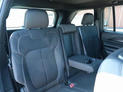 New 2025 Jeep Grand Cherokee Laredo w/ Luxury Tech Group I AWD/4WD image 28