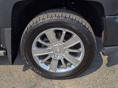 Used 2018 Chevrolet Silverado 1500 High Country AWD/4WD image 9