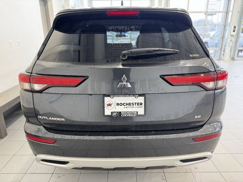 Used 2024 Mitsubishi Outlander SE image 36