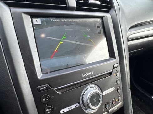Used 2018 Ford Fusion Energi Titanium FWD image 30