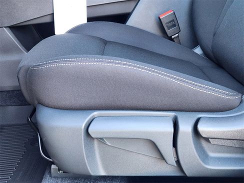 New 2026 Nissan Rogue S image 18