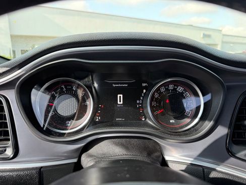 Used 2019 Dodge Challenger SXT RWD image 10