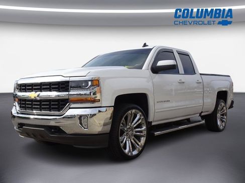 Used 2018 Chevrolet Silverado 1500 LT w/ All Star Edition image 6