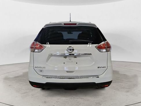 Used 2015 Nissan Rogue SV w/ SV Premium Package image 4