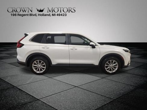 Used 2025 Honda CR-V EX image 2