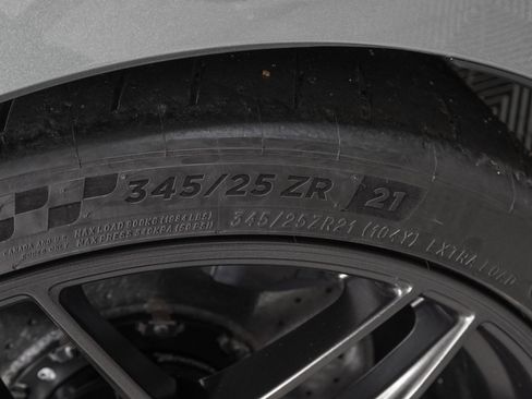 Used 2023 Chevrolet Corvette Z06 w/ Z07 Performance Package image 30