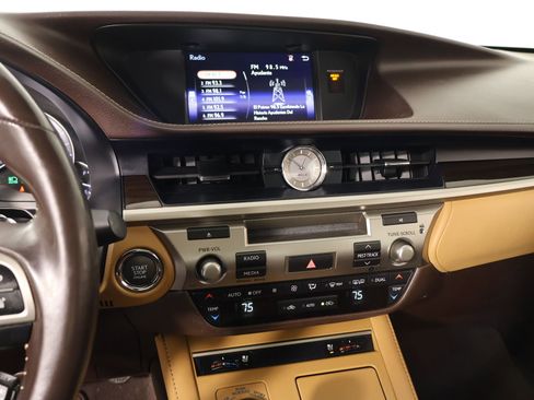 Used 2018 Lexus ES 350 w/ Premier Package image 5