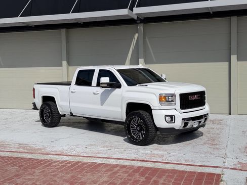 Used 2016 GMC Sierra 2500 Denali w/ Duramax Plus Package AWD/4WD image 8