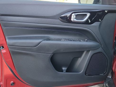 New 2026 Jeep Compass Latitude image 10