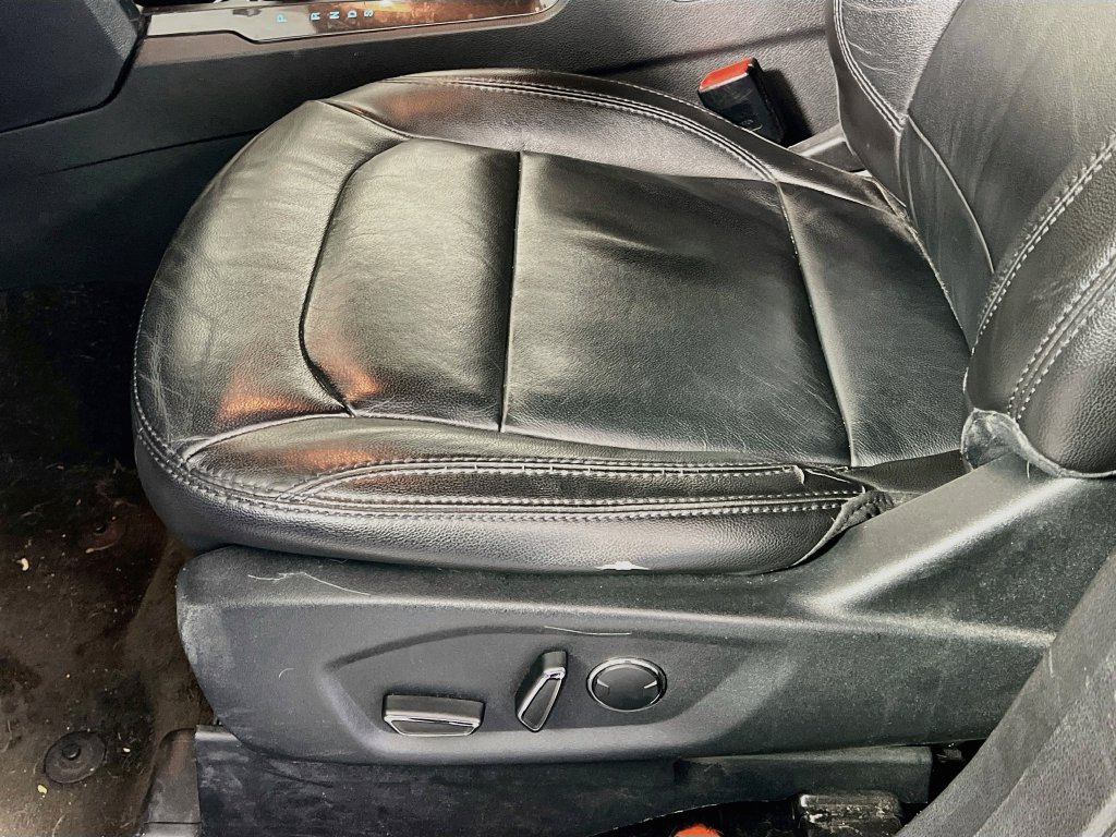 Used 2018 Ford Explorer XLT FWD image 11