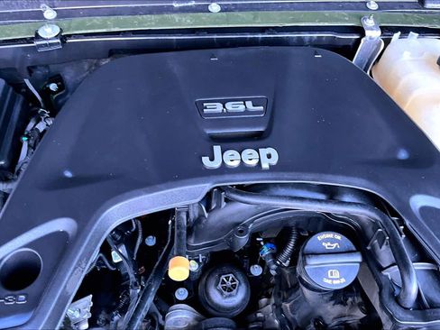 Used 2021 Jeep Gladiator Rubicon image 32