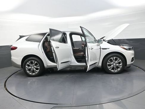 Used 2018 Buick Enclave Avenir w/ Avenir Technology Package image 23