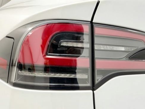 Used 2023 Tesla Model X AWD/4WD image 27