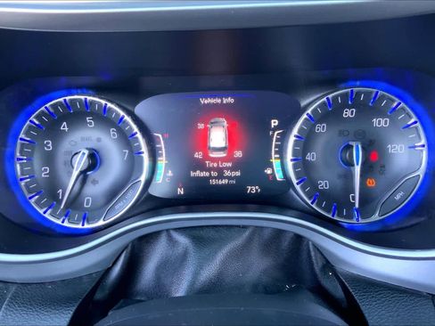 Used 2020 Chrysler Pacifica Touring-L Plus image 24