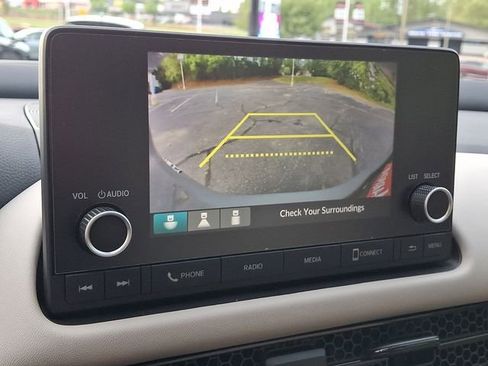 Used 2025 Honda HR-V LX image 18