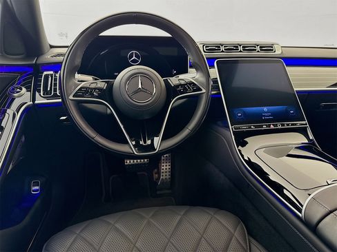 Used 2025 Mercedes-Benz S 580 4MATIC Sedan image 25