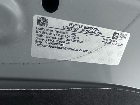 Used 2023 GMC Acadia SLT FWD image 71