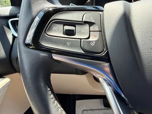 Used 2024 Buick Enclave Essence w/ Experience Buick Package AWD/4WD image 39
