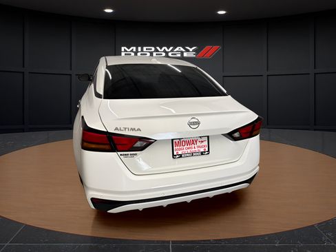Used 2025 Nissan Altima 2.5 S FWD image 6