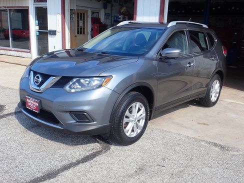 Used 2016 Nissan Rogue SV w/ SV Premium Package AWD/4WD image 2