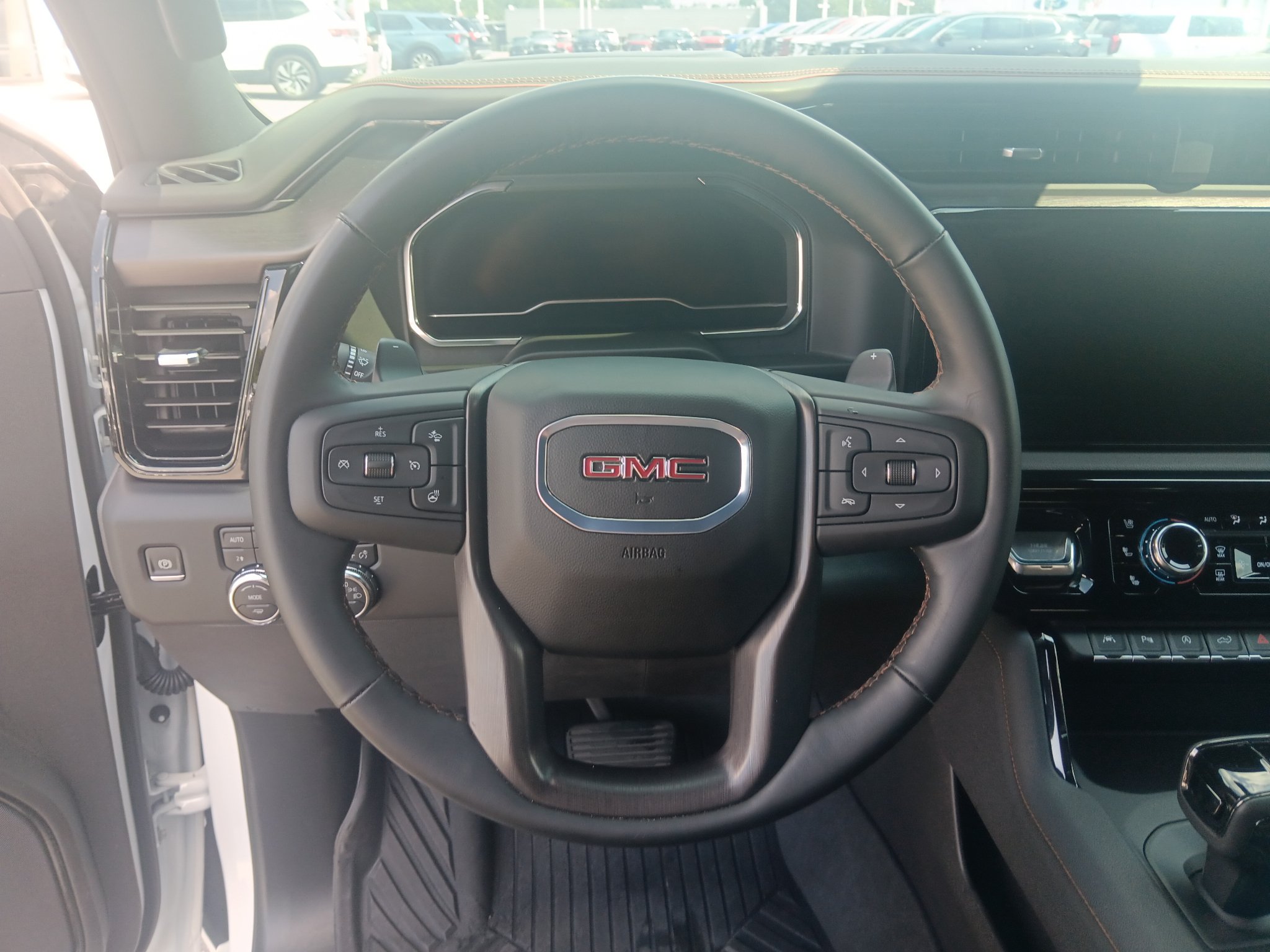 Used 2025 GMC Sierra 1500 AT4 w/ AT4 Premium Package AWD/4WD image 14