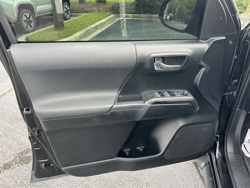 Used 2021 Toyota Tacoma TRD Sport RWD image 14