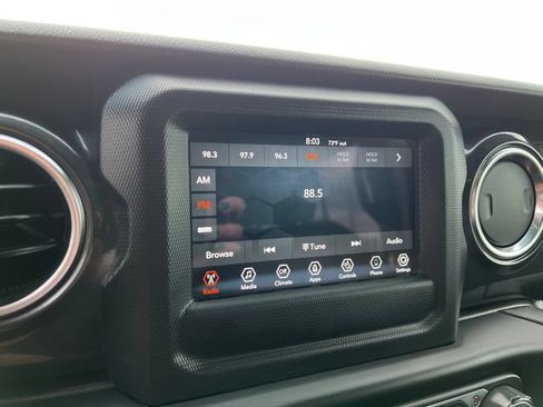 Used 2021 Jeep Wrangler Unlimited Sahara AWD/4WD image 18