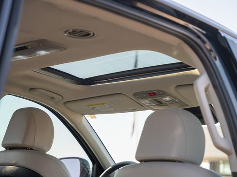 Used 2023 Kia Telluride EX w/ EX Captain's Chair Package image 14