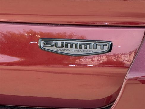 New 2025 Jeep Grand Cherokee L Summit image 9