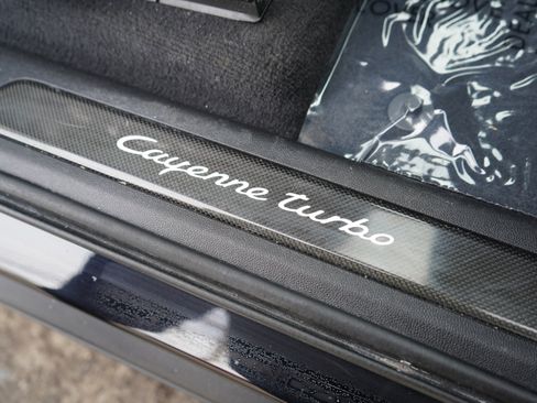 Used 2021 Porsche Cayenne Turbo image 82