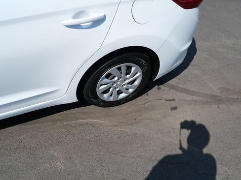 Used 2018 Hyundai Elantra SE FWD image 33