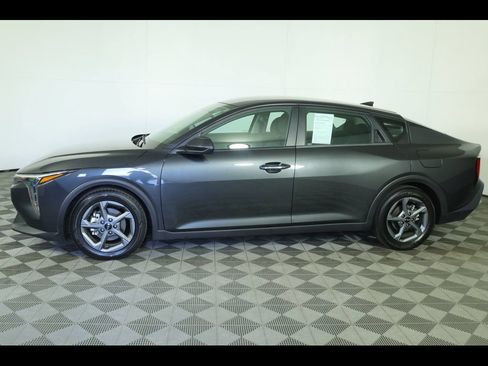 Used 2025 Kia K4 FWD image 14