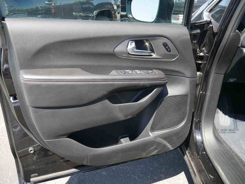 New 2026 Chrysler Pacifica Select AWD/4WD image 21