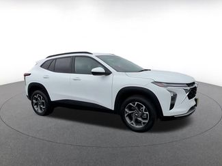 Used 2025 Chevrolet Trax LT FWD video 2