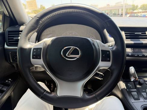 Used 2013 Lexus CT 200h FWD image 12