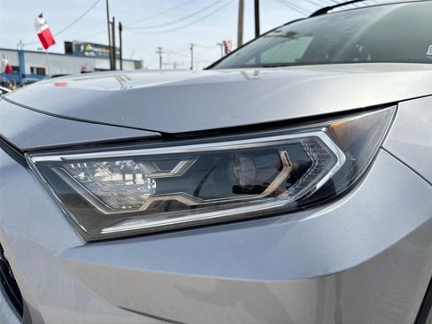 Used 2021 Toyota RAV4 XSE w/ Carpet Mat Package (TMS) image 33