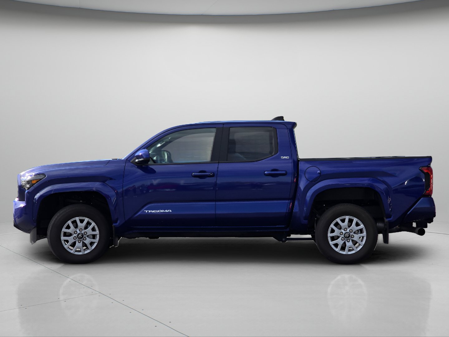 Used 2024 Toyota Tacoma SR5 AWD/4WD image 23