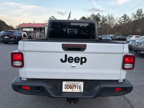 Used 2023 Jeep Gladiator Sport AWD/4WD image 5