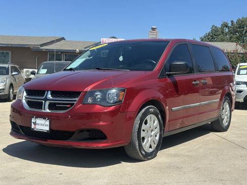 Used 2016 Dodge Grand Caravan American Value Package w/ UConnect Hands-Free Group FWD image 2