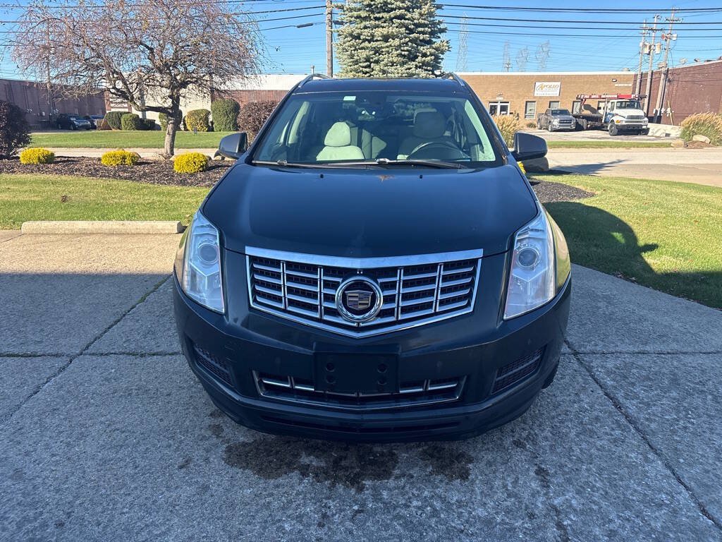 Used 2014 Cadillac SRX Luxury w/ Driver Awareness Package FWD image 2