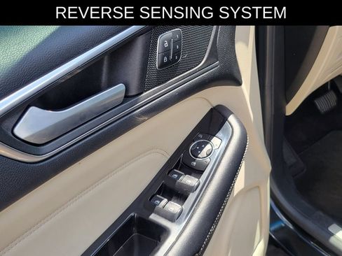 Used 2015 Ford Edge Titanium FWD image 19