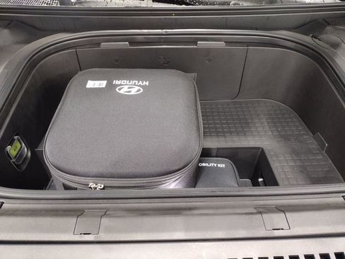 New 2026 Hyundai Ioniq 9 Calligraphy image 6