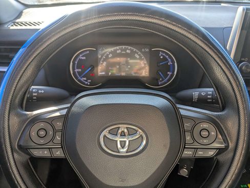 Used 2025 Toyota RAV4 LE AWD/4WD image 30